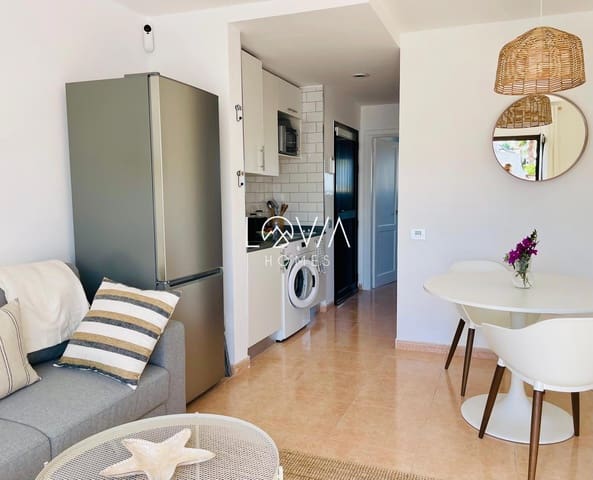 Piso de 1 habitación en Corralejo, La Oliva en alquiler con piscina - 1.400 € (Ref: 9827507)