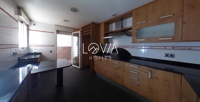 4 soveværelse Byhus til salg i Parla med garage - € 407.000 (Ref: 9830276)