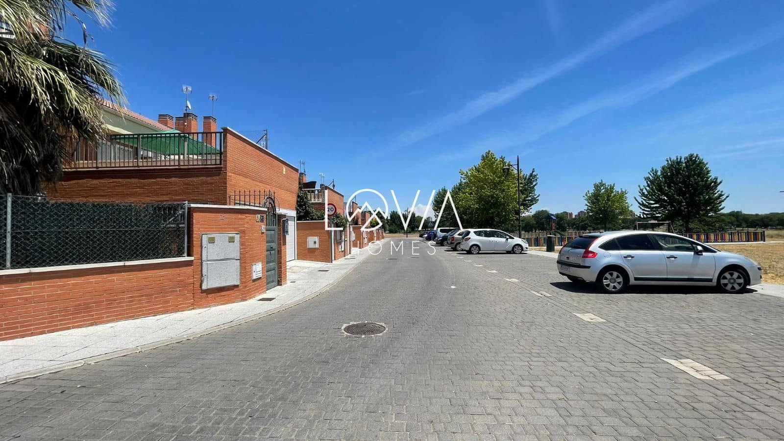 4 soveværelse Byhus til salg i Parla med garage - € 407.000 (Ref: 9830276)