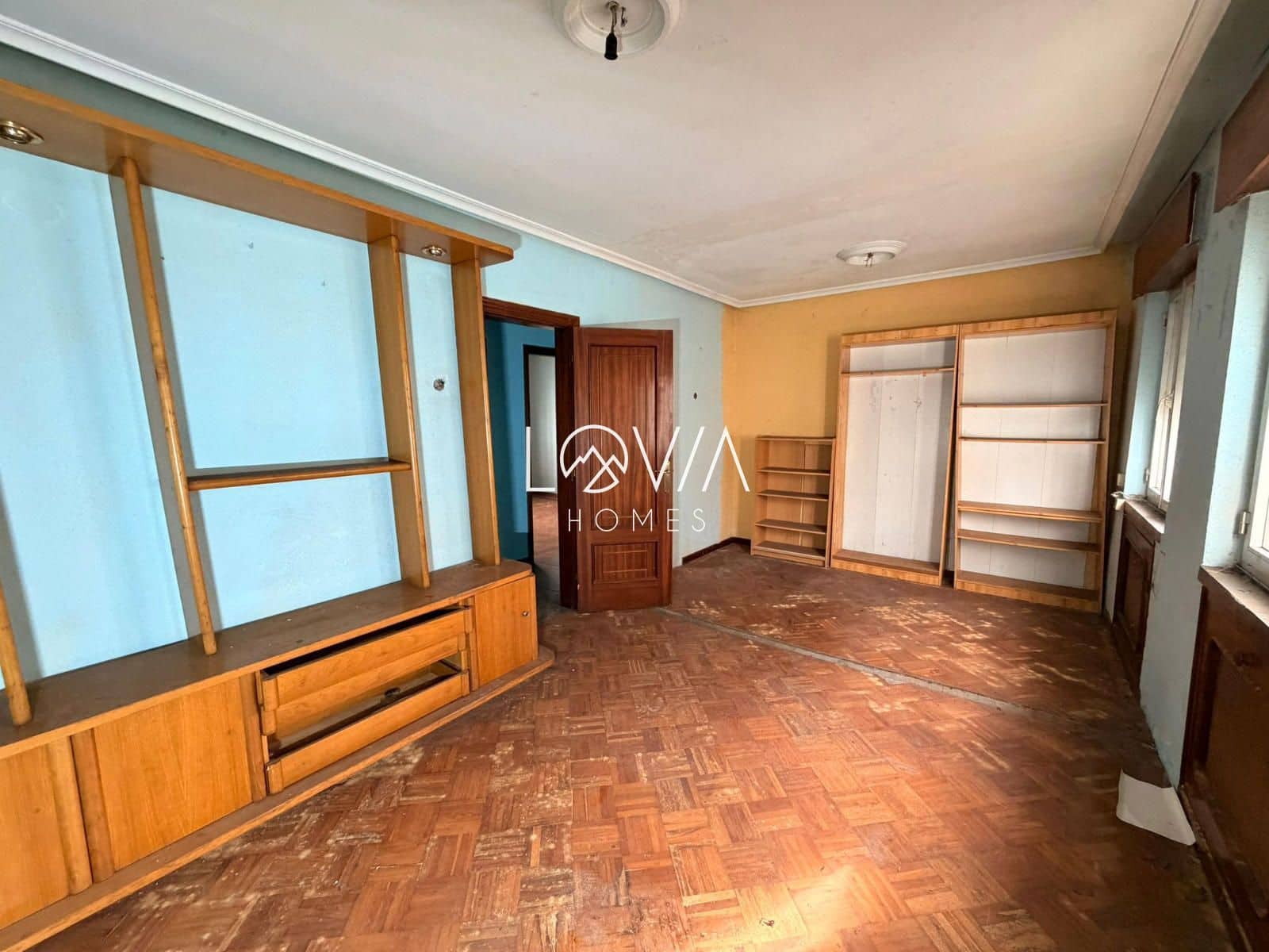 2 bedroom Flat for sale in Corvera de Asturias - € 35,000 (Ref: 9850488)