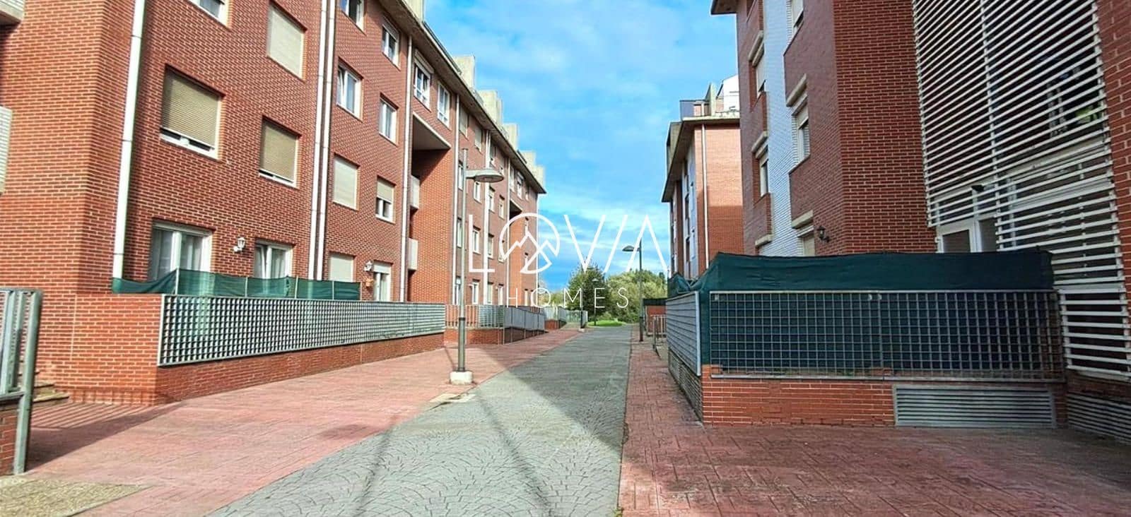 Leilighet til salgs i El Astillero med garasje - € 139 000 (Ref: 9858628)
