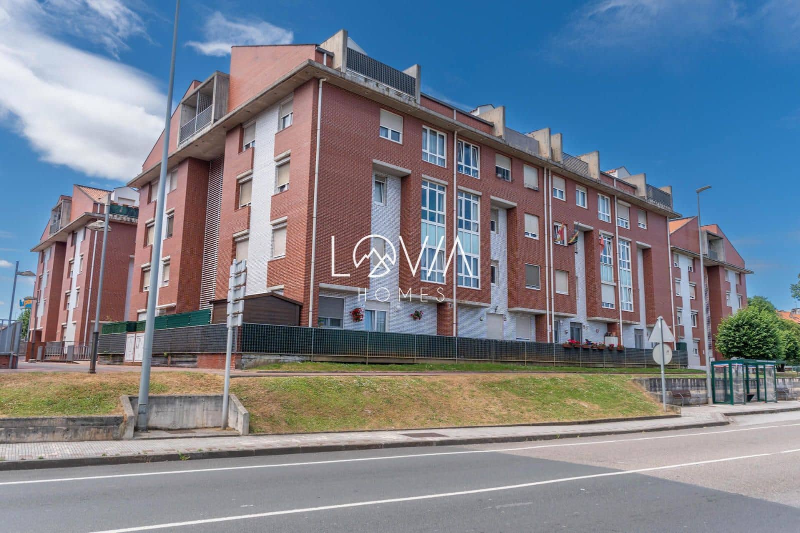 Flat for sale in El Astillero with garage - € 139,000 (Ref: 9858628)
