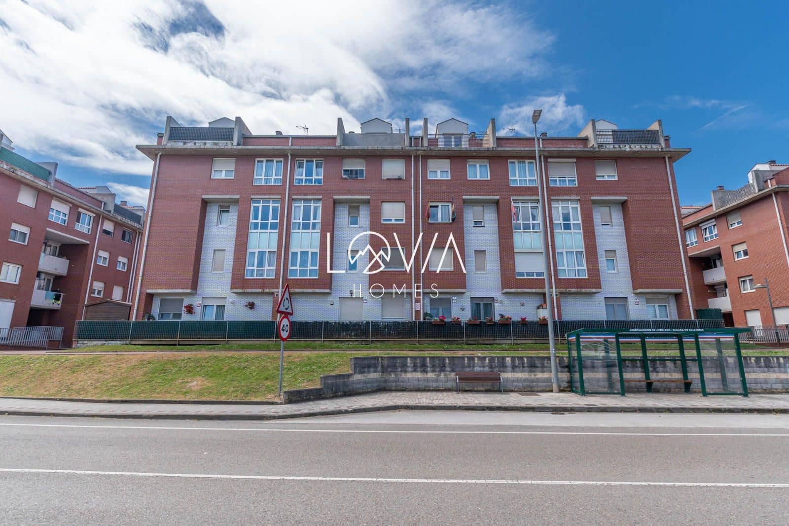 Flat for sale in El Astillero with garage - € 139,000 (Ref: 9858628)