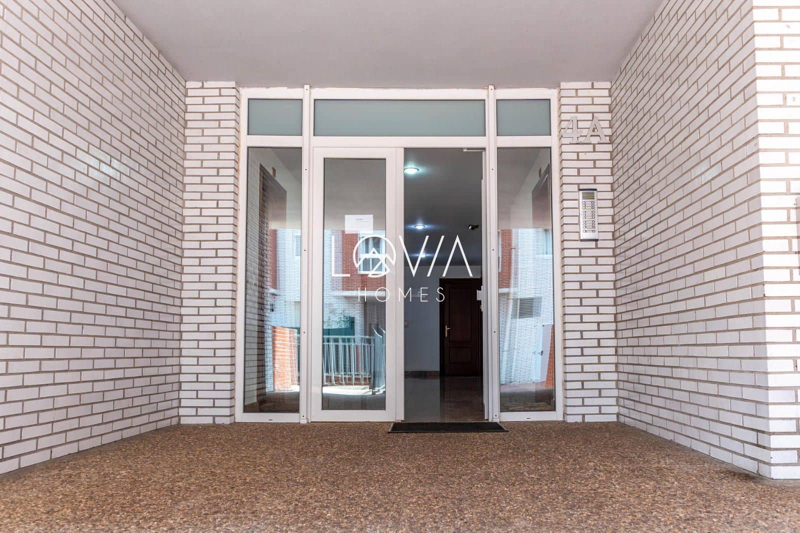 Flat for sale in El Astillero with garage - € 139,000 (Ref: 9858628)