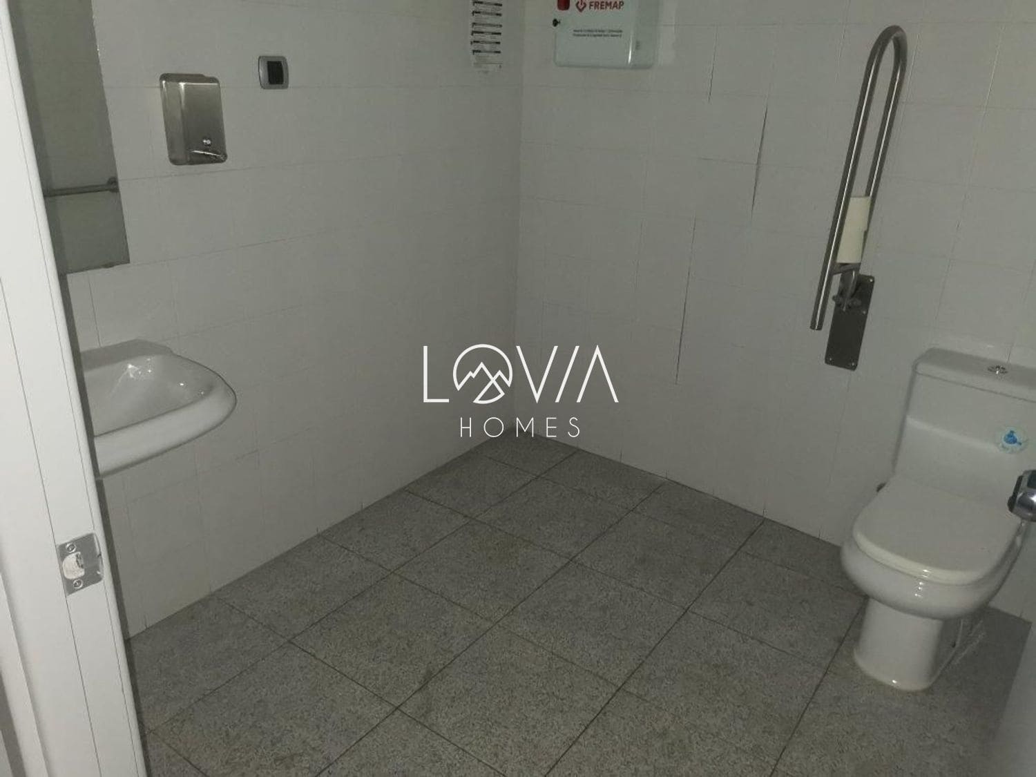 Kaupallinen myytävänä paikassa Sevilla kaupunki - 519 800 € (Ref: 9867450)