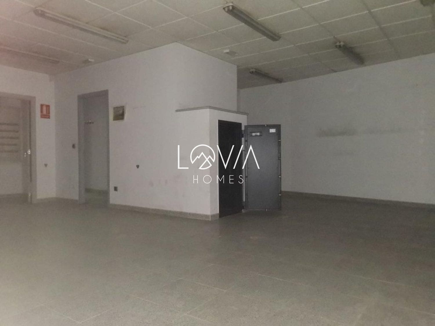 Kaupallinen myytävänä paikassa Sevilla kaupunki - 519 800 € (Ref: 9867450)