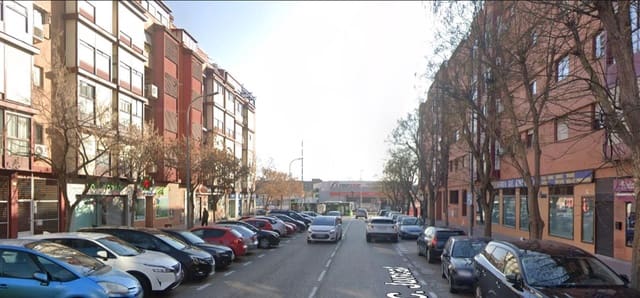 Commercieel te koop in Torrejón de Ardoz - € 178.000 (Ref: 9877109)