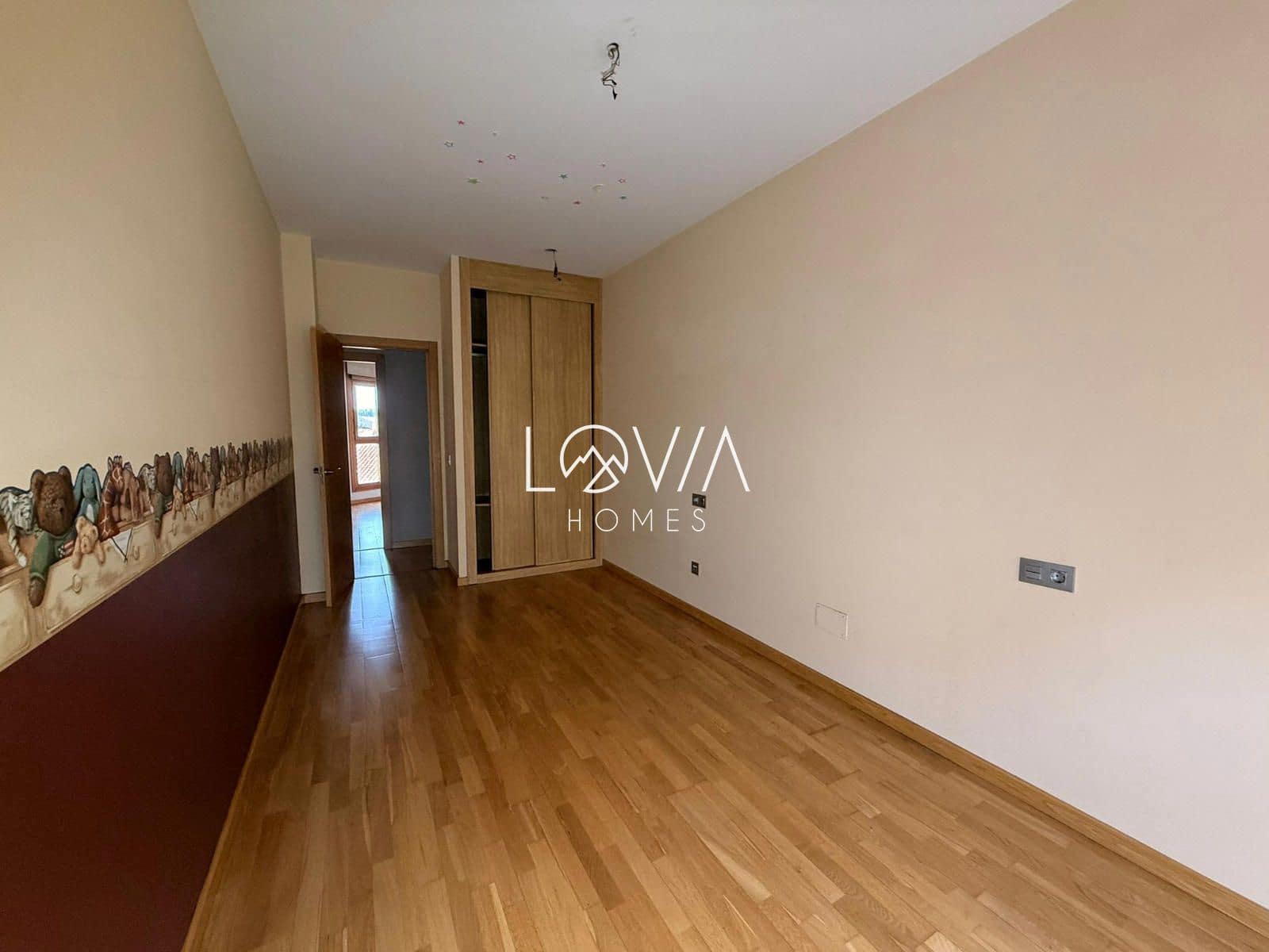3 bedroom Flat for sale in Gijon with garage - € 210,000 (Ref: 9877110)