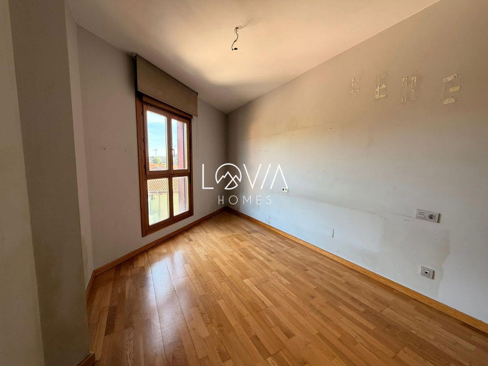 3 bedroom Flat for sale in Gijon with garage - € 210,000 (Ref: 9877110)
