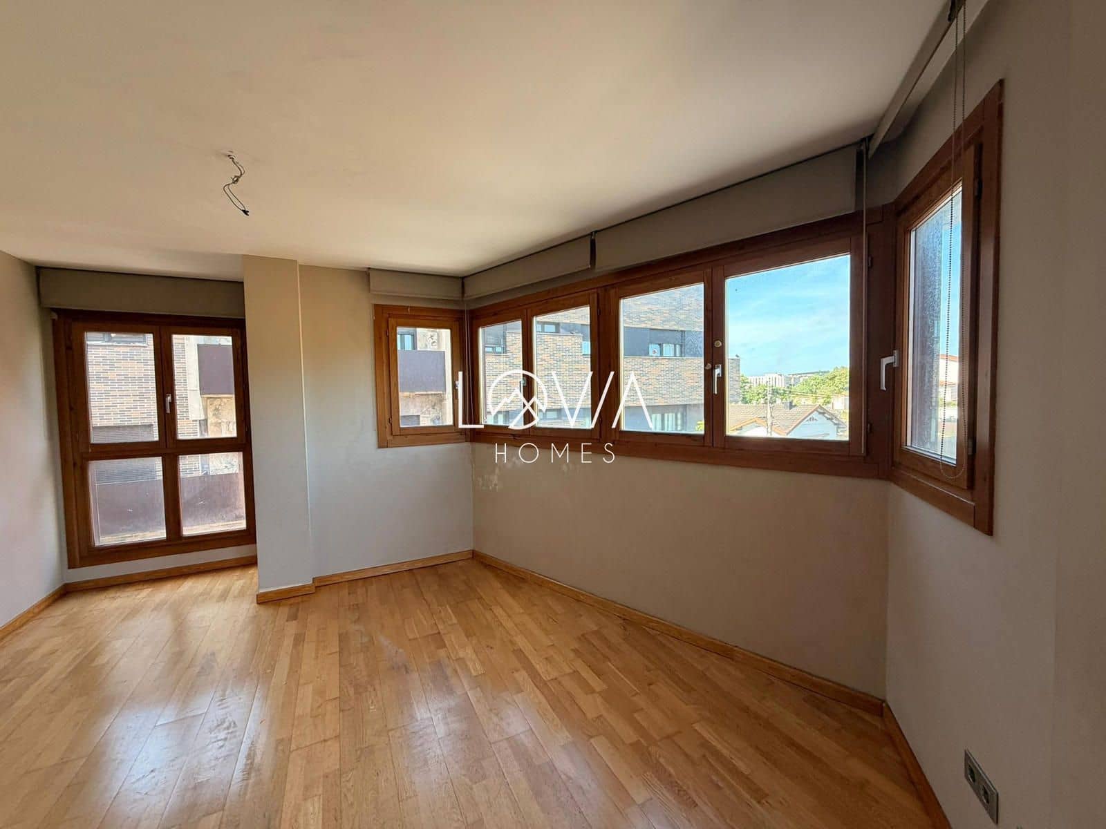 3 bedroom Flat for sale in Gijon with garage - € 210,000 (Ref: 9877110)