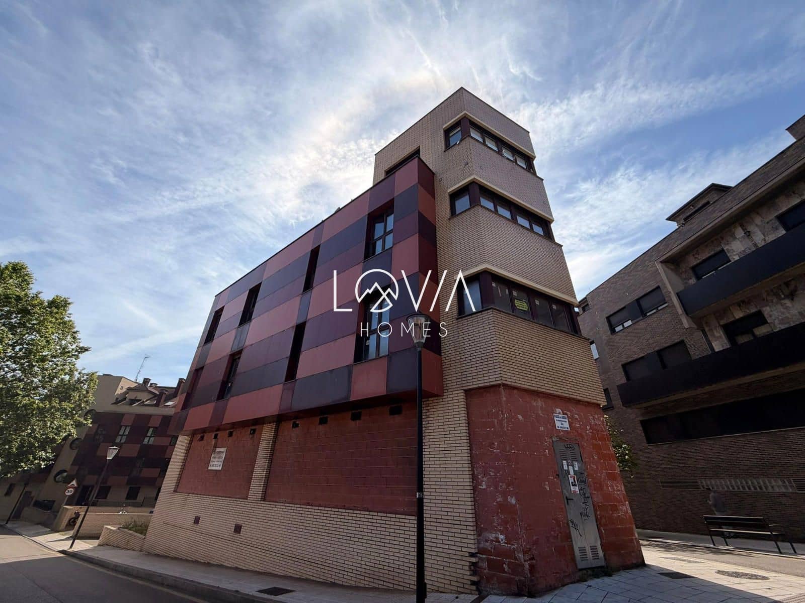 3 bedroom Flat for sale in Gijon with garage - € 210,000 (Ref: 9877110)