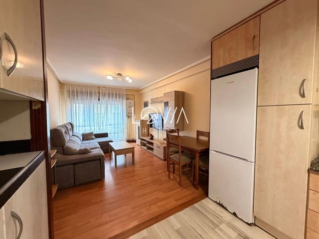 3 sovrum Lägenhet till salu i Gijón - 145 000 € (Ref: 9889430)