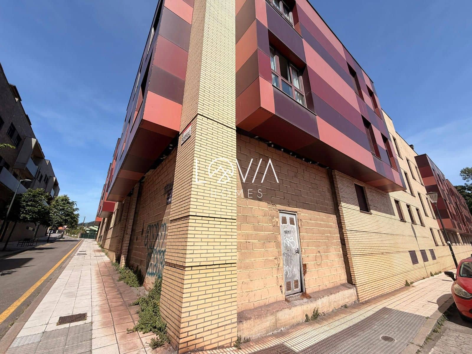 Comercial para venda em Gijon - 31 000 € (Ref: 9900022)