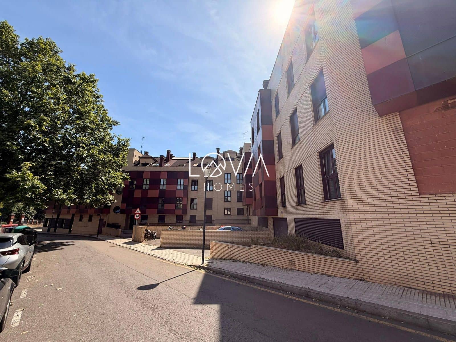 Comercial para venda em Gijon - 44 000 € (Ref: 9900023)
