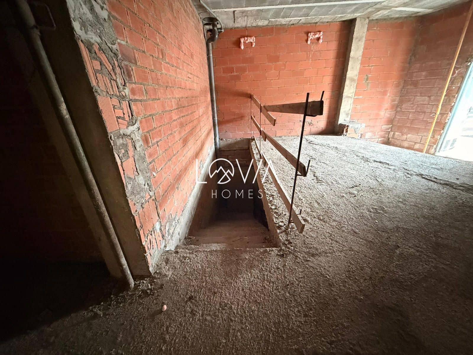 Commercial for sale in Gijon - € 44,000 (Ref: 9900023)