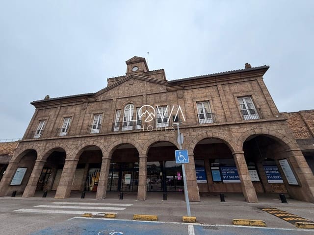 Kaupallinen myytävänä paikassa Corvera de Asturias - 250 000 € (Ref: 9904698)