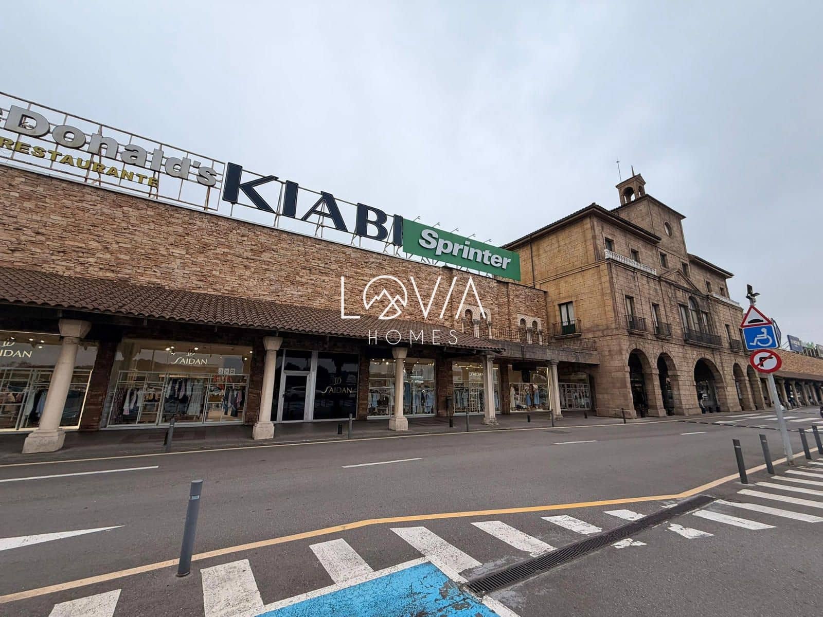 Commercial for sale in Corvera de Asturias - € 250,000 (Ref: 9904698)