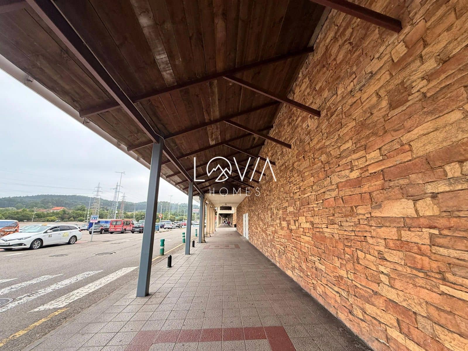 Commercial for sale in Corvera de Asturias - € 250,000 (Ref: 9904698)