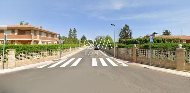 3 sypialnia Willa na sprzedaż w Valencia de Don Juan z garażem - 354 900 € (Ref: 9905077)