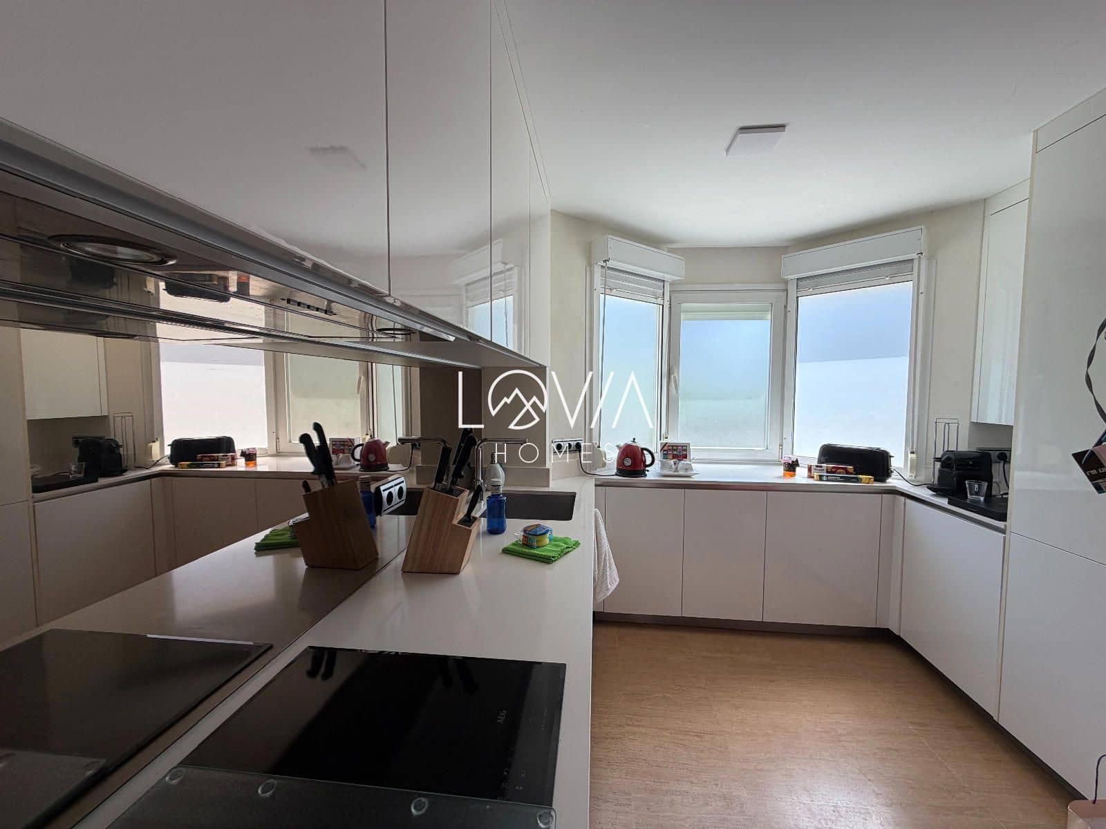 3 sypialnia Mieszkanie na sprzedaż w Marbella z basenem garażem - 1 690 000 € (Ref: 9914573)