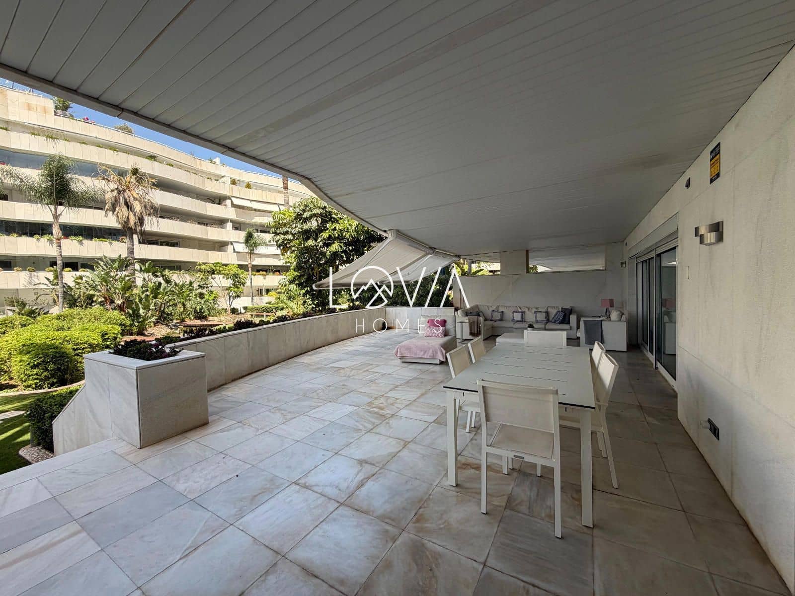 3 sypialnia Mieszkanie na sprzedaż w Marbella z basenem garażem - 1 690 000 € (Ref: 9914573)