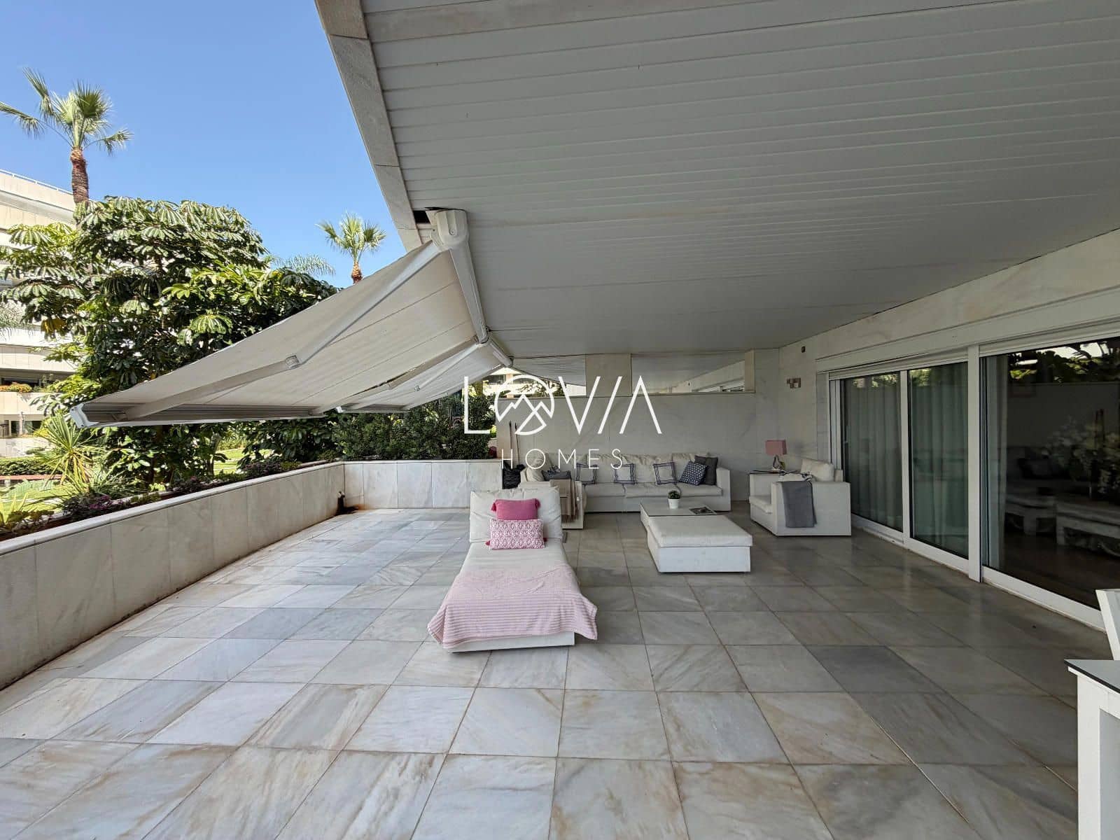3 sypialnia Mieszkanie na sprzedaż w Marbella z basenem garażem - 1 690 000 € (Ref: 9914573)