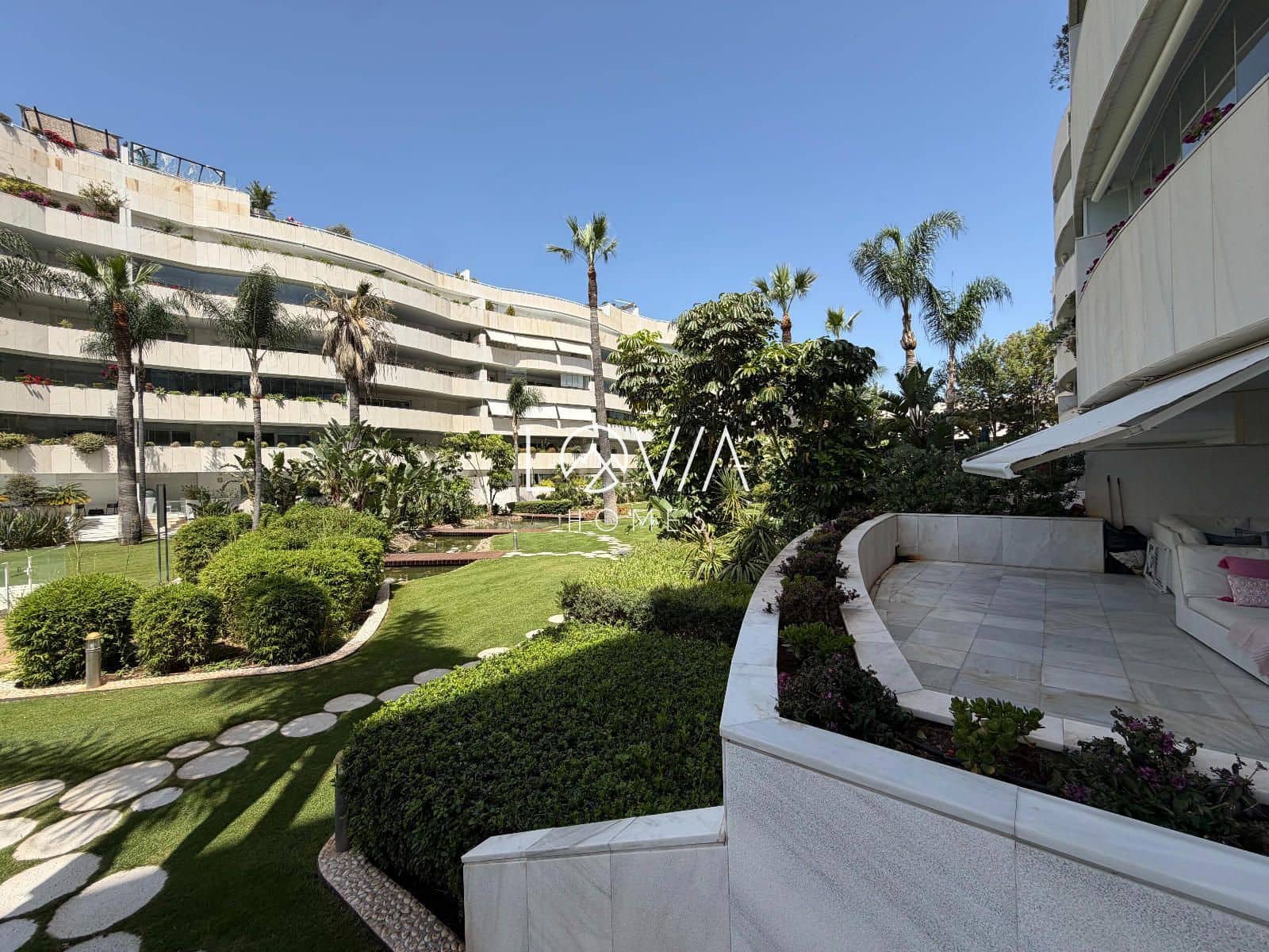 3 sypialnia Mieszkanie na sprzedaż w Marbella z basenem garażem - 1 690 000 € (Ref: 9914573)