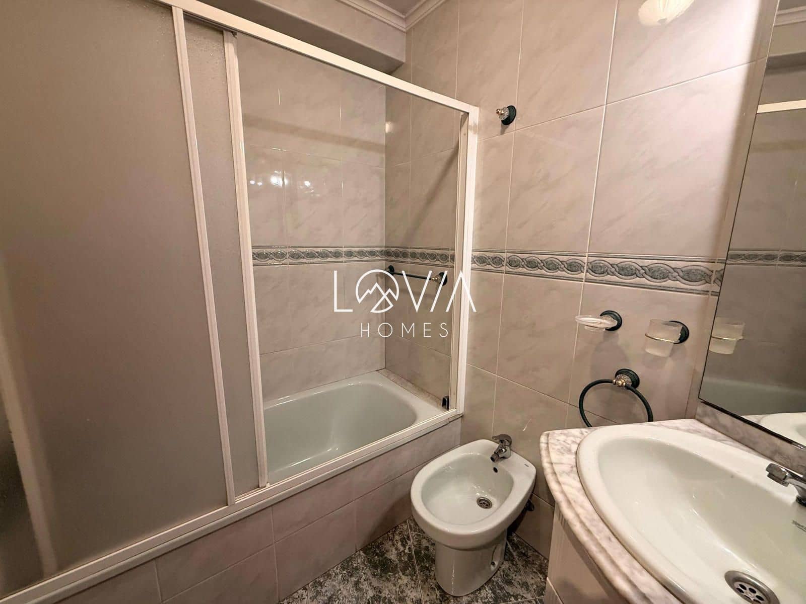 3 bedroom Flat for sale in Gijon - € 287,000 (Ref: 9914992)