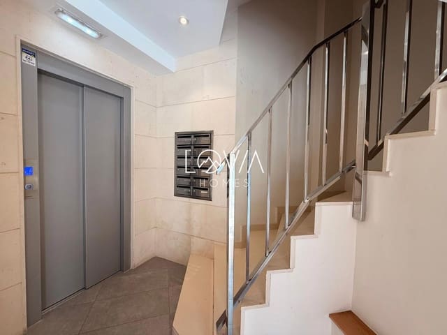 Piso de 3 habitaciones en Gijón en venta - 287.000 € (Ref: 9914992)