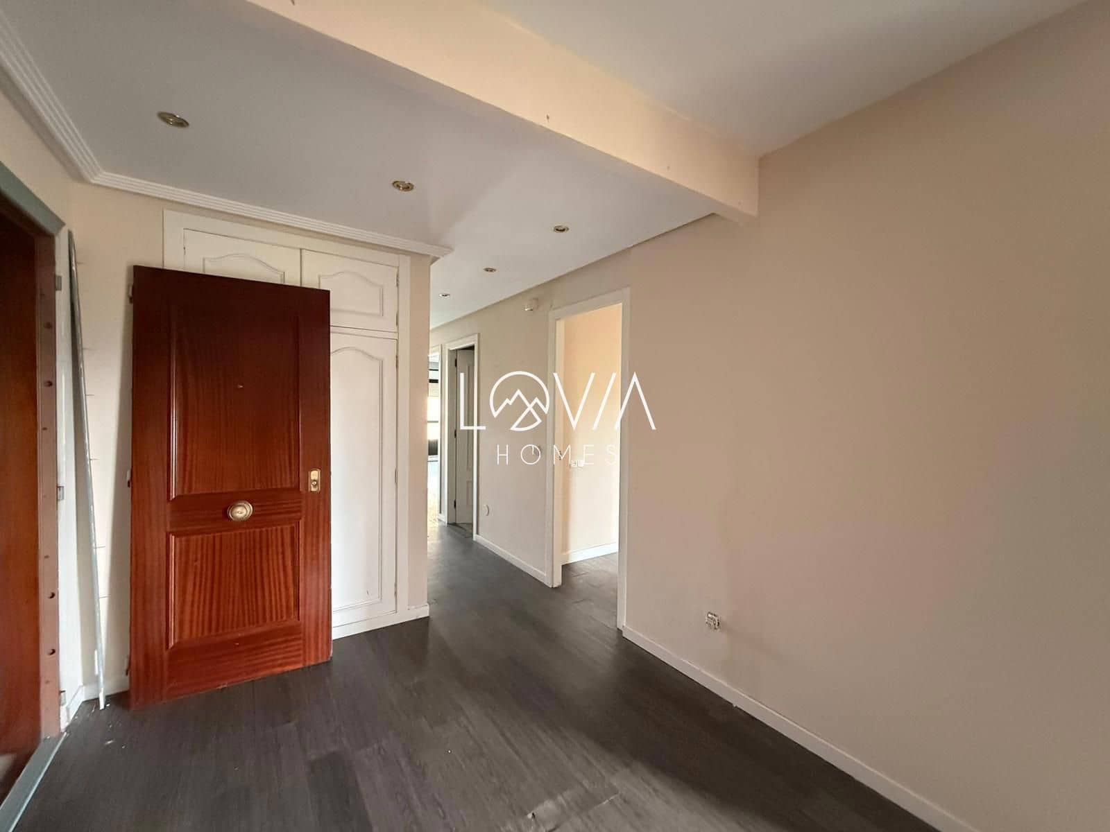 2 bedroom Flat for sale in Carreno with garage - € 190,000 (Ref: 9949119)