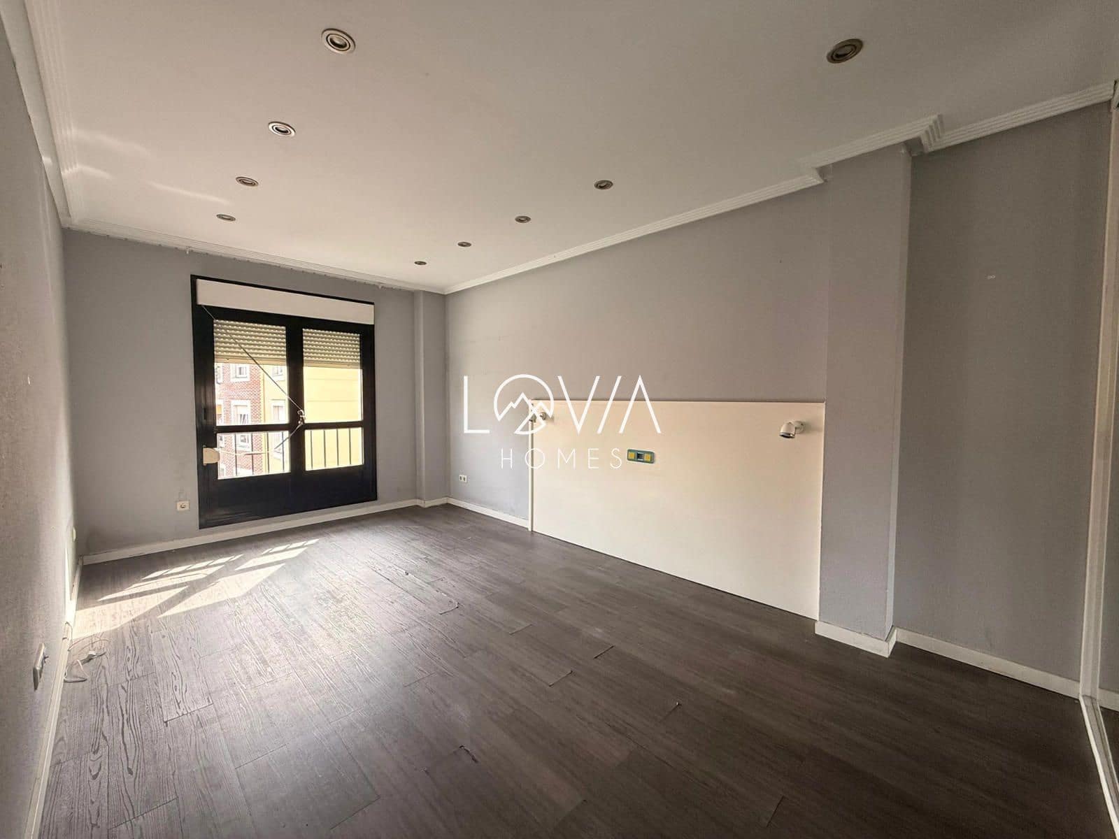 2 bedroom Flat for sale in Carreno with garage - € 190,000 (Ref: 9949119)