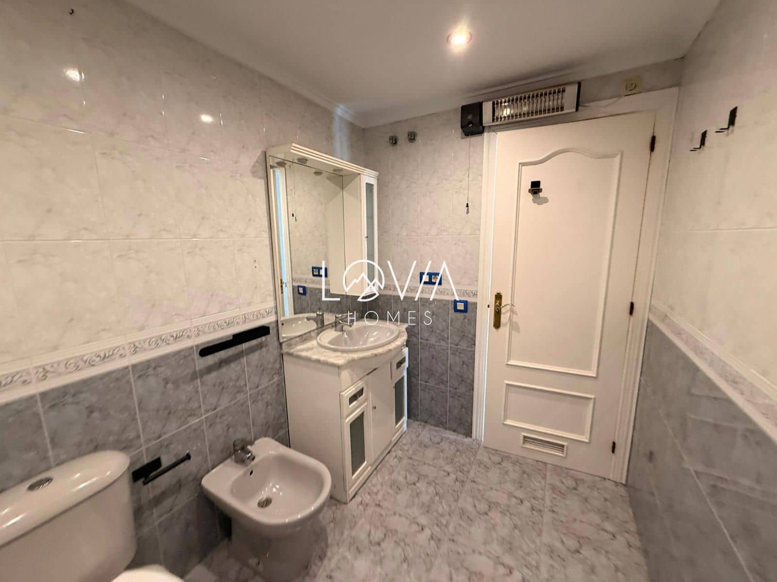 2 bedroom Flat for sale in Carreno with garage - € 190,000 (Ref: 9949119)