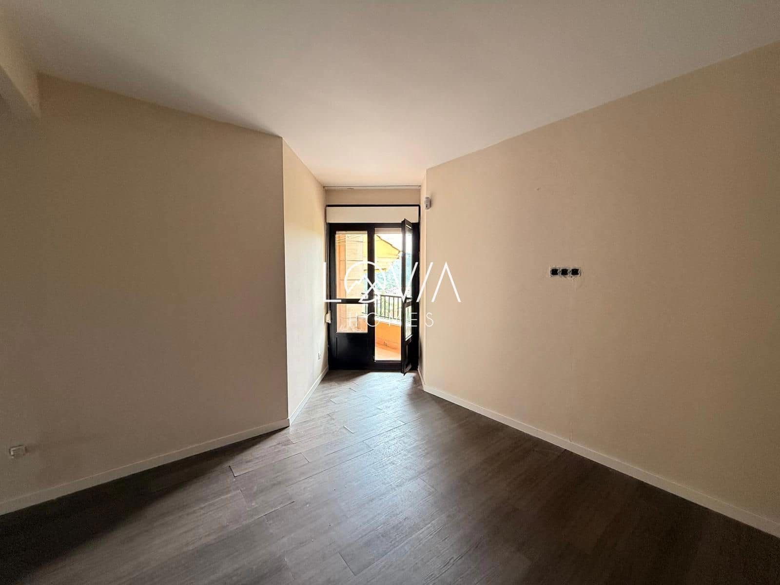 2 bedroom Flat for sale in Carreno with garage - € 190,000 (Ref: 9949119)