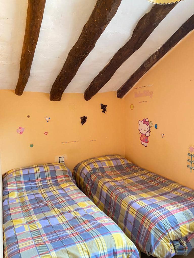 4 soveværelse Finca/Landehus til salg i Cofrentes med garage - € 114.000 (Ref: 7417786)