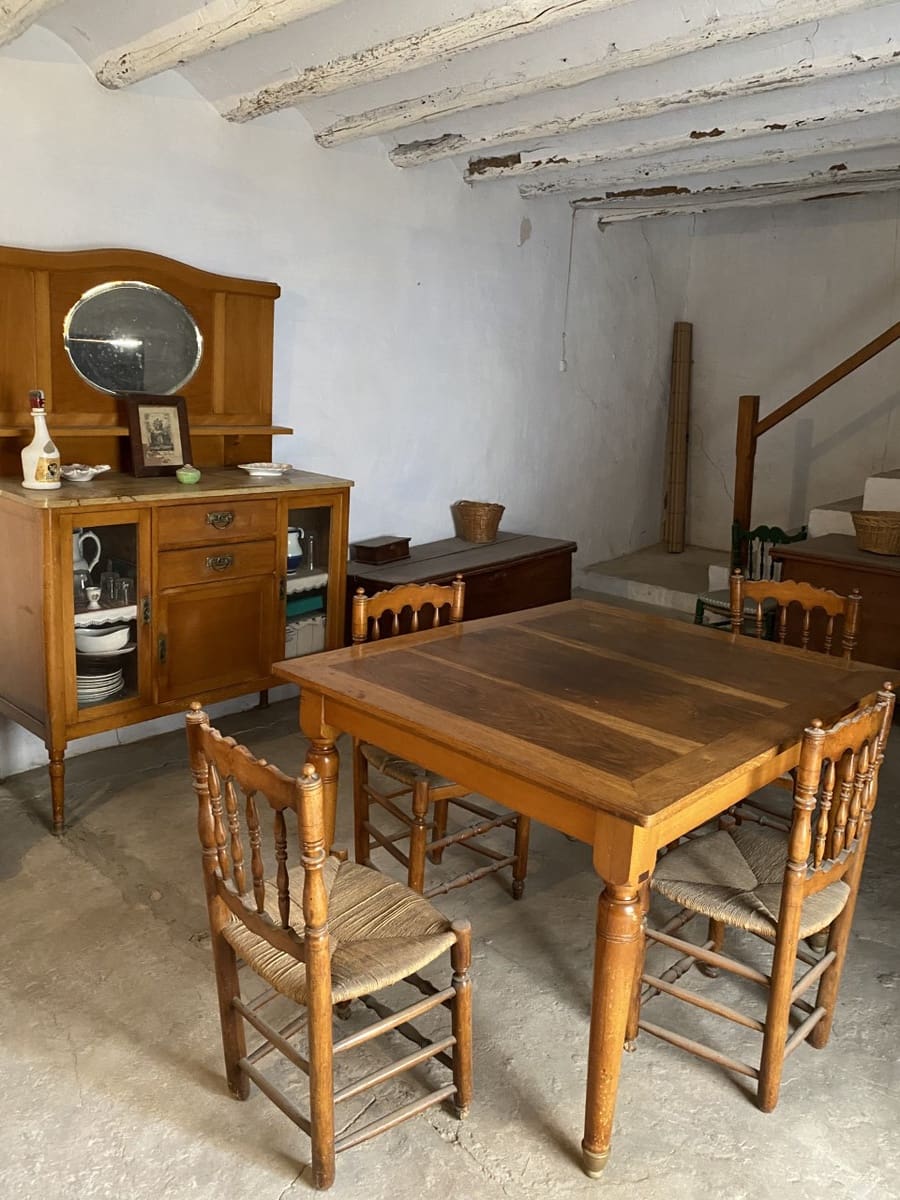 7 soveværelse Byhus til salg i Ayora - € 185.000 (Ref: 7431320)