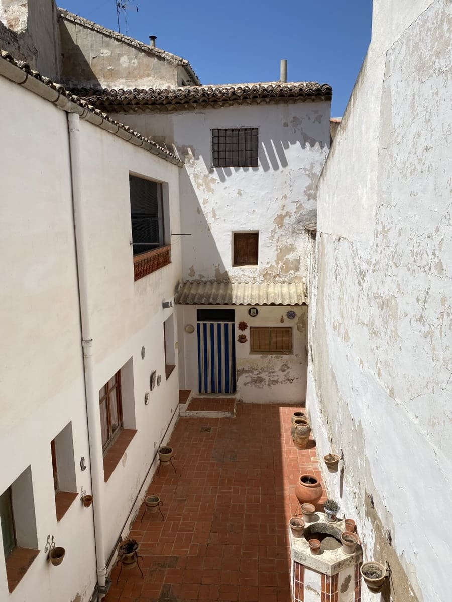 7 soveværelse Byhus til salg i Ayora - € 185.000 (Ref: 7431320)