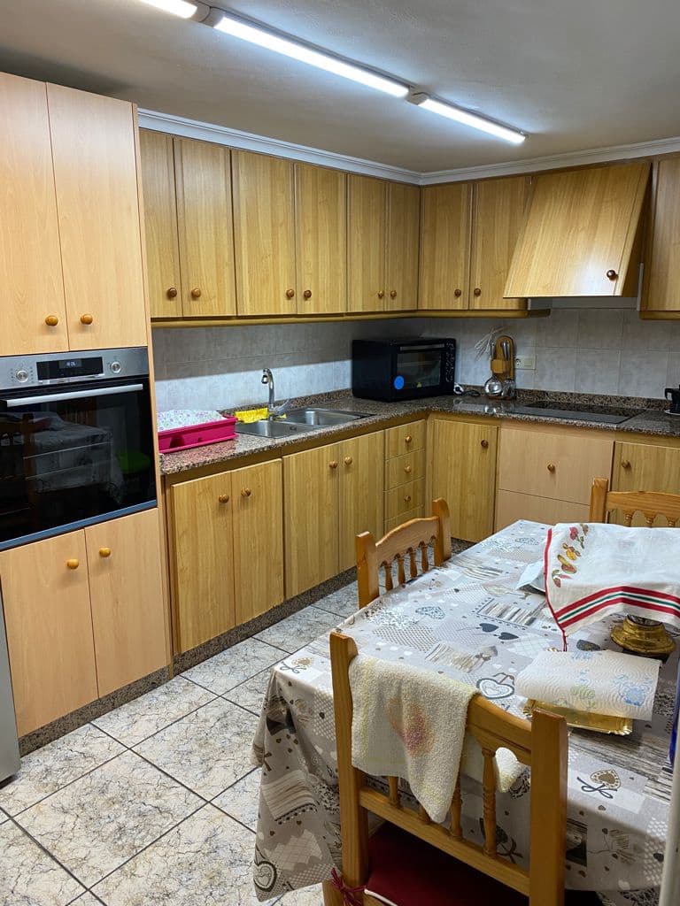 5 soveværelse Byhus til salg i Ayora - € 145.000 (Ref: 7433745)