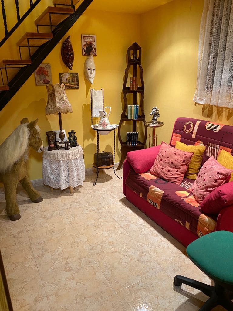 5 soveværelse Byhus til salg i Ayora - € 145.000 (Ref: 7433745)