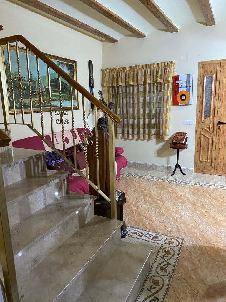 5 soveværelse Byhus til salg i Ayora - € 145.000 (Ref: 7433745)