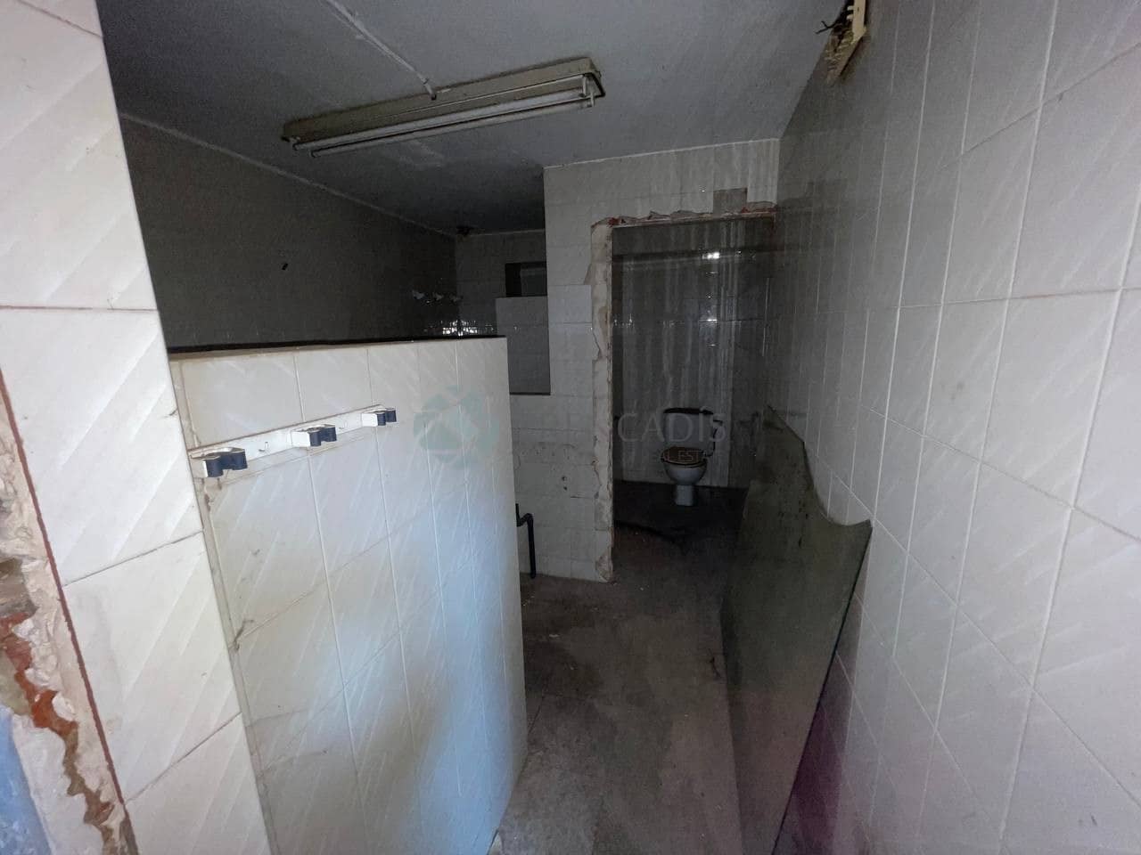 Commercial for sale in Sagunto / Sagunt - € 77,000 (Ref: 7266441)