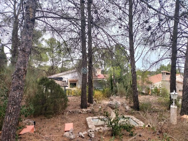 3 bedroom Villa for sale in Moixent - € 95,000 (Ref: 7679625)