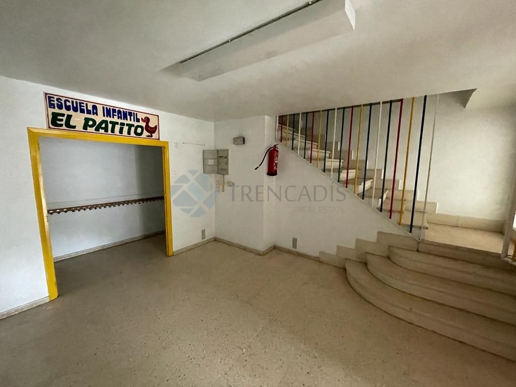 4 bedroom Commercial for sale in Alcoy / Alcoi - € 49,000 (Ref: 7996852)