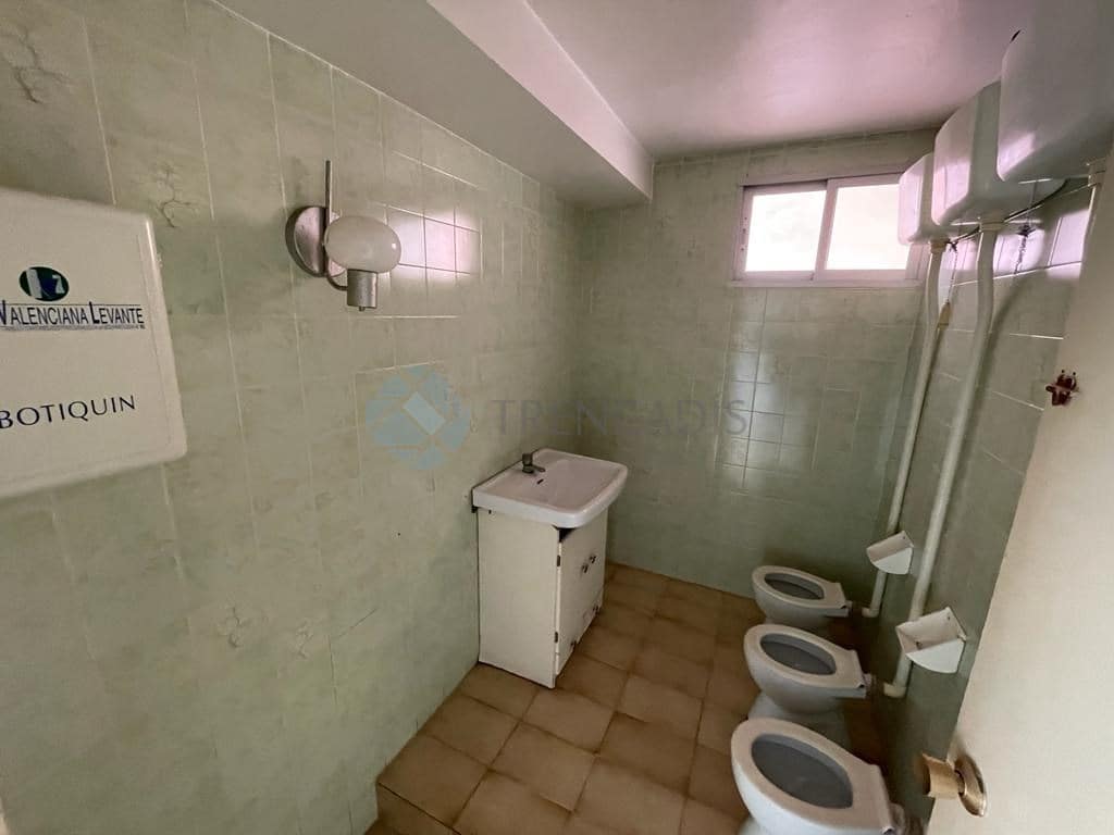 4 bedroom Commercial for sale in Alcoy / Alcoi - € 49,000 (Ref: 7996852)