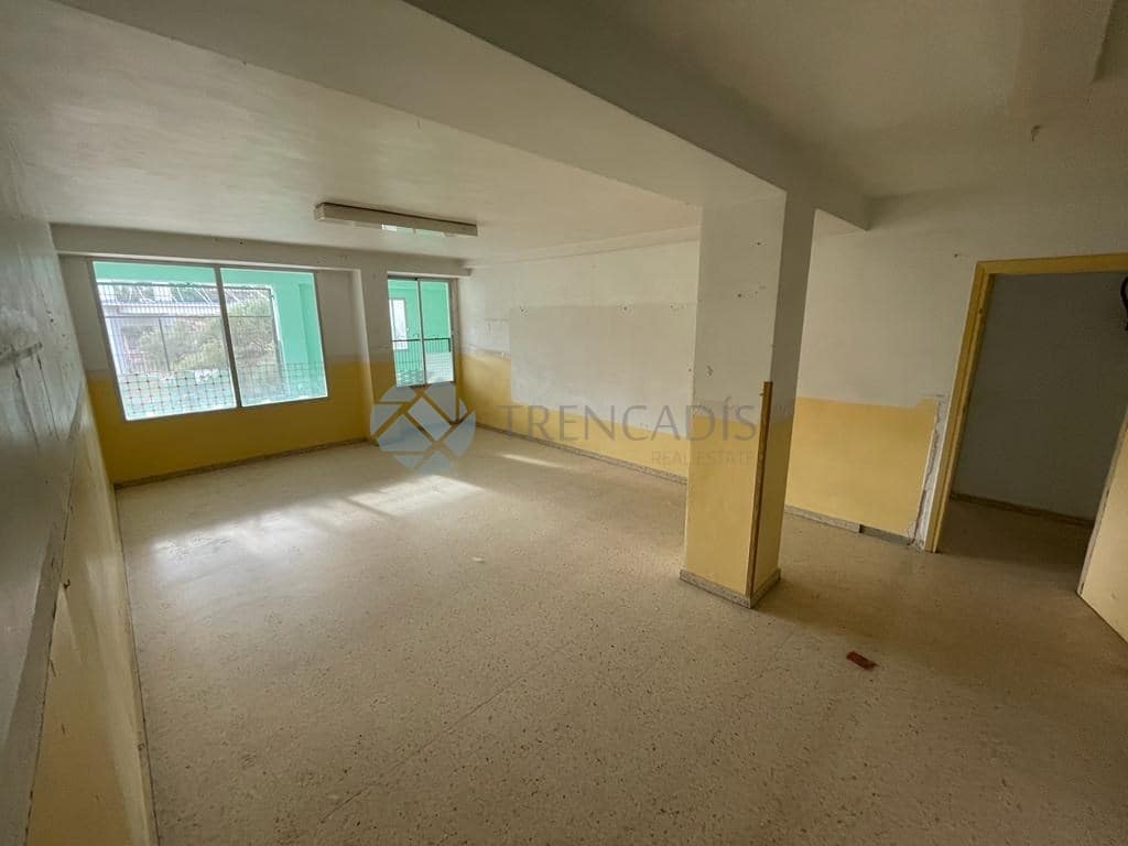 4 bedroom Commercial for sale in Alcoy / Alcoi - € 49,000 (Ref: 7996852)
