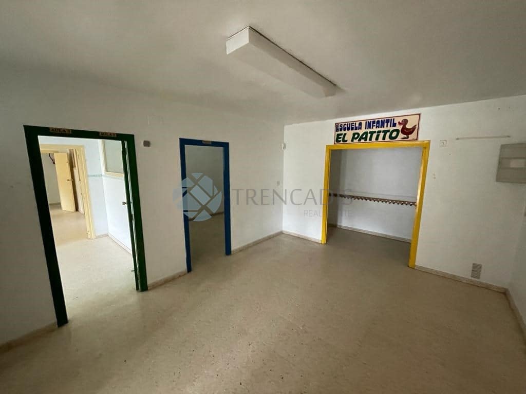 4 bedroom Commercial for sale in Alcoy / Alcoi - € 49,000 (Ref: 7996852)