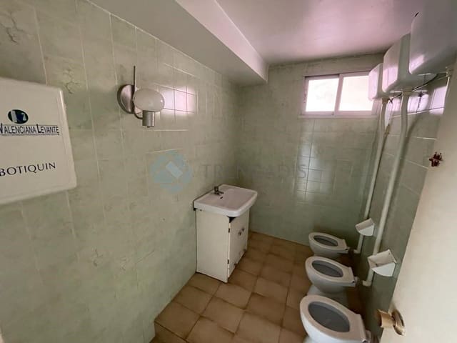 4 bedroom Commercial for sale in Alcoy / Alcoi - € 49,000 (Ref: 7996852)