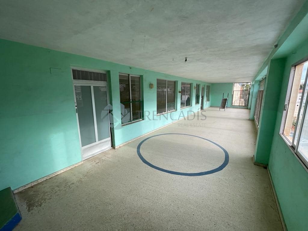 4 bedroom Commercial for sale in Alcoy / Alcoi - € 49,000 (Ref: 7996852)