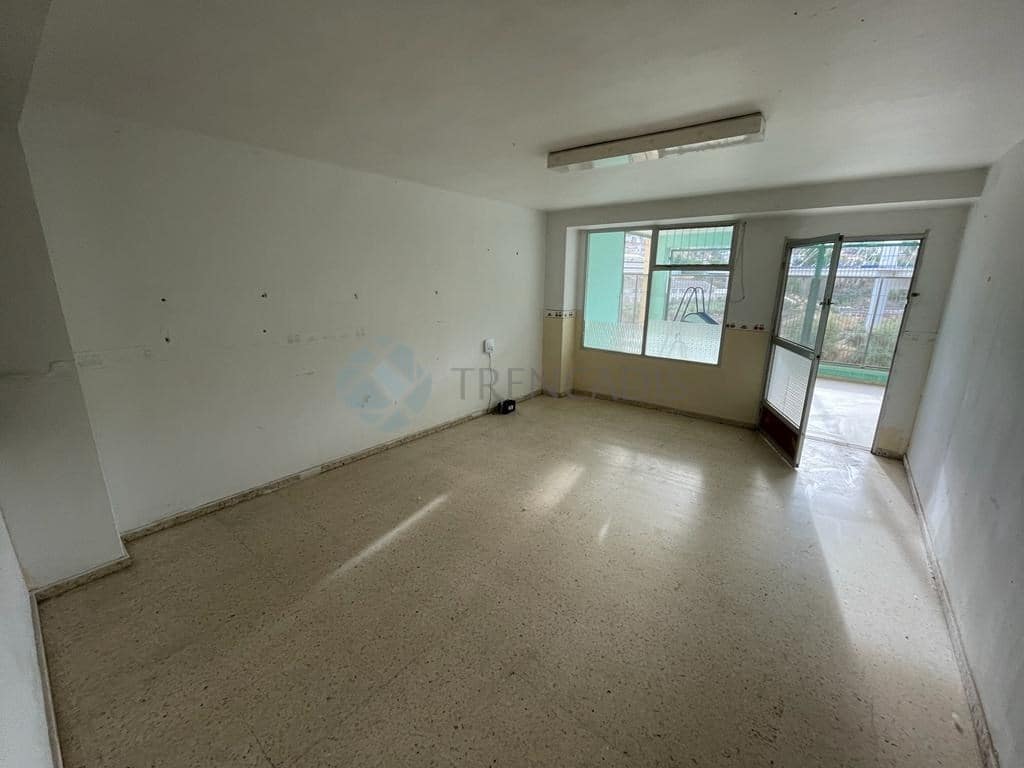 4 bedroom Commercial for sale in Alcoy / Alcoi - € 49,000 (Ref: 7996852)