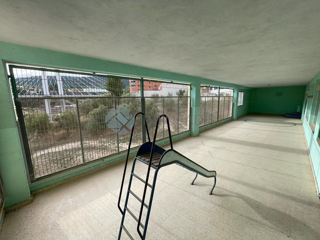 4 bedroom Commercial for sale in Alcoy / Alcoi - € 49,000 (Ref: 7996852)