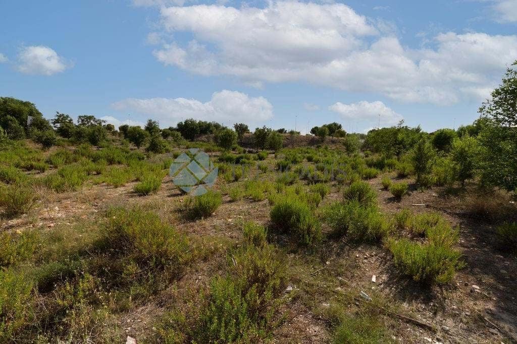 Teren niezagospodarowany na sprzedaż w Miasto Madryt - 1 100 000 € (Ref: 9021237)